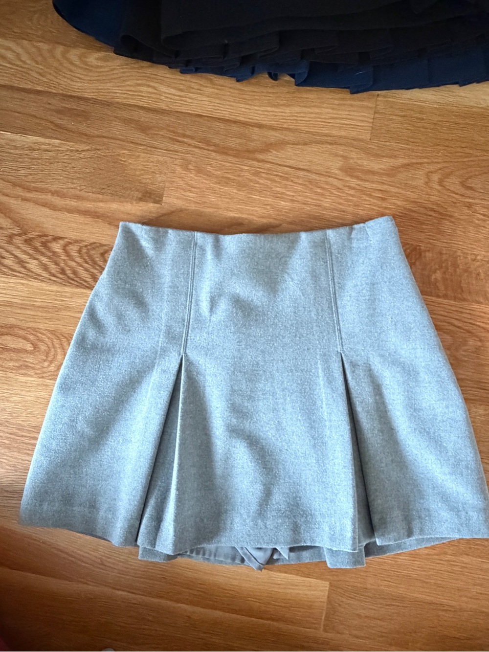 Abercrombie & Fitch Gray Pleated Skater Skirt